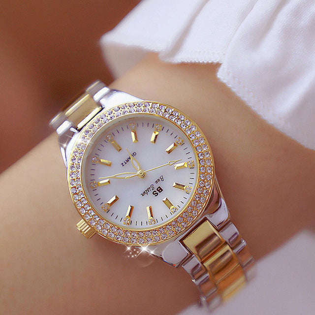 Damenarmbanduhr mit Kristalldetails – Elegant & Luxuriöses Design
